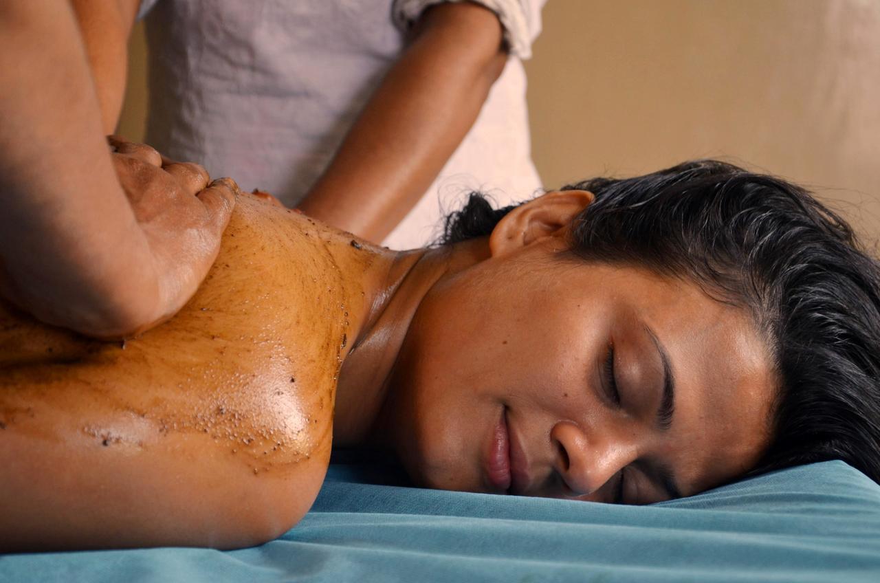 Готель Ganga Vatika Ayurveda Bhavan Рішикеш Екстер'єр фото